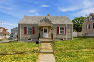 124 Woodman St, Fall River, MA 02724 - Photo 3