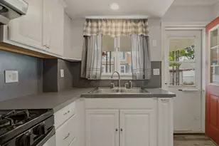 124 Woodman St, Fall River, MA 02724 - Photo 9