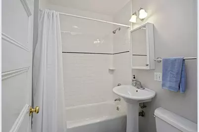 2 Arlington #22, Cambridge, MA 02140 - Photo 5