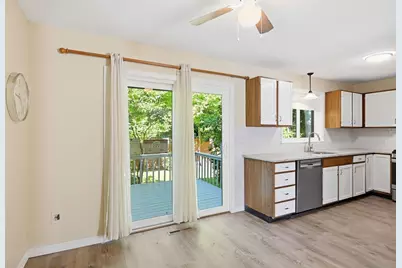 53 Luden St, Springfield, MA 01118 - Photo 9