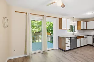 53 Luden St, Springfield, MA 01118 - Photo 9