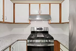 53 Luden St, Springfield, MA 01118 - Photo 11