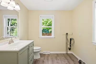 53 Luden St, Springfield, MA 01118 - Photo 15