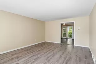 53 Luden St, Springfield, MA 01118 - Photo 7