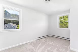 13 Oakdale St, Attleboro, MA 02703 - Photo 9