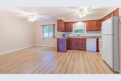 31 Hillcrest #A, South Hadley, MA 01075 - Photo 5