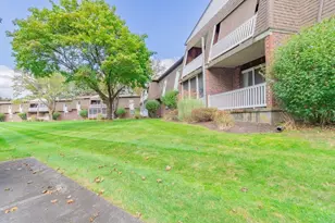 31 Hillcrest, South Hadley, MA 01075 - Photo 3