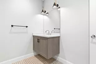 40 Westmoreland St, Boston, MA 02124 - Photo 17