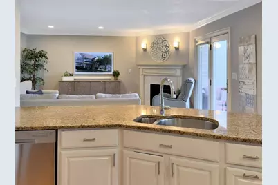 13 Green St #_, Newton, MA 02458 - Photo 7