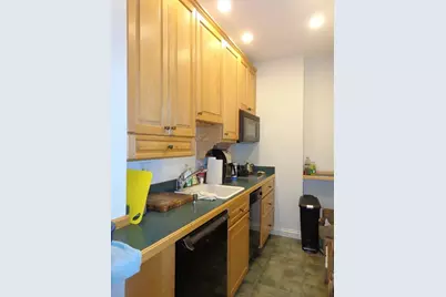 17 Centre St #2R, Cambridge, MA 02139 - Photo 5