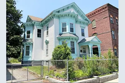187 Chestnut St, Holyoke, MA 01040 - Photo 1