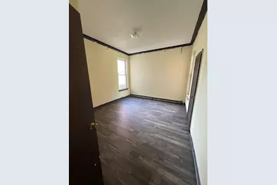 187 Chestnut St, Holyoke, MA 01040 - Photo 9