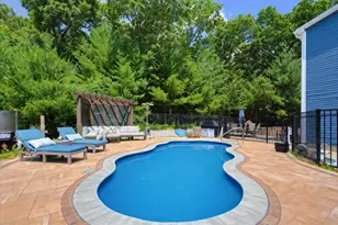 7 Tabor Rd, Uxbridge, MA 01569 - Photo 1