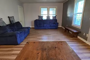 20 Rathburn St, Chicopee, MA 01020 - Photo 9