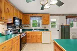 15 W Meadow Dr, Brockton, MA 02302 - Photo 9