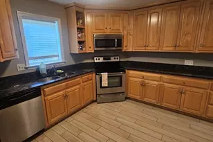 84 Valmor St, Worcester, MA 01604 - Photo 13