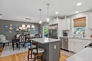 670 Bay St, Fall River, MA 02724 - Photo 11