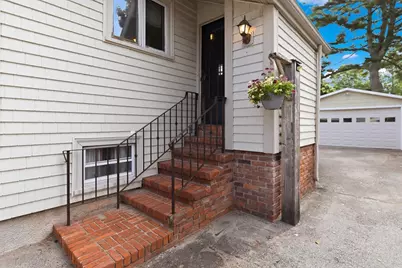 73 Chestnut St, Fairhaven, MA 02719 - Photo 7