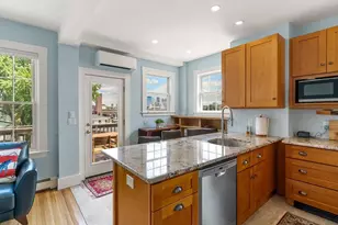 35 Mead St, Boston, MA 02129 - Photo 7