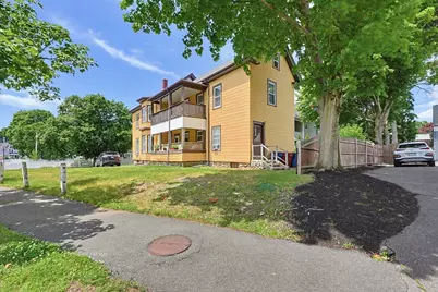 9 Elm St, Melrose, MA 02176 - Photo 3