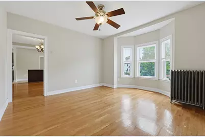 9 Elm St, Melrose, MA 02176 - Photo 5