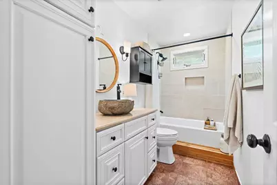 100 Delmar Dr, Northbridge, MA 01588 - Photo 13