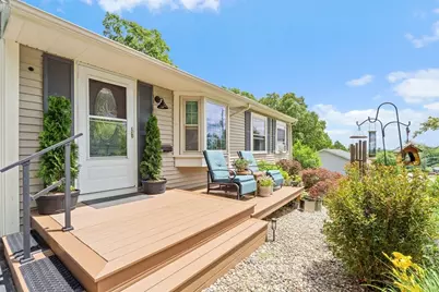 100 Delmar Dr, Northbridge, MA 01588 - Photo 3