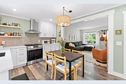 100 Delmar Dr, Northbridge, MA 01588 - Photo 9