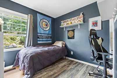 100 Delmar Dr, Northbridge, MA 01588 - Photo 17