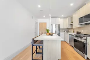 34 Oak St, Boston, MA 02136 - Photo 9