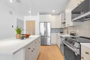 34 Oak St, Boston, MA 02136 - Photo 5