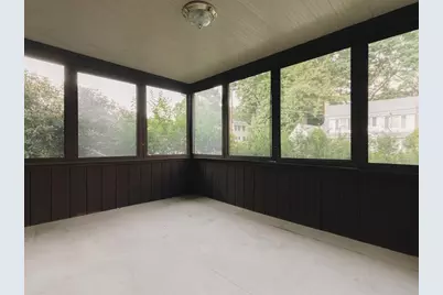 8 Liberty Street, Holyoke, MA 01040 - Photo 9