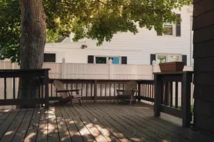 8 Liberty St, Holyoke, MA 01040 - Photo 33