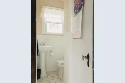 8 Liberty Street, Holyoke, MA 01040 - Photo 13