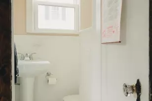 8 Liberty St, Holyoke, MA 01040 - Photo 13