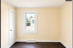 24 Tracey St, Peabody, MA 01960 - Photo 7
