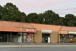 79 Swansea Mall Dr, Swansea, MA 02777 - Photo 1