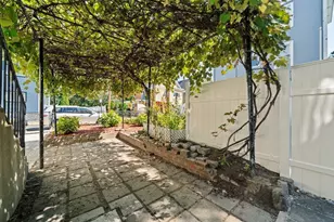 29 Hanson St, Somerville, MA 02143 - Photo 23