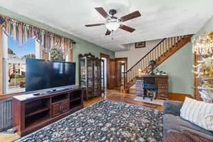 2422 Acushnet Ave, New Bedford, MA 02745 - Photo 15