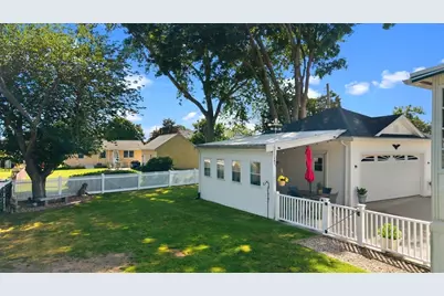 2422 Acushnet Ave, New Bedford, MA 02745 - Photo 5