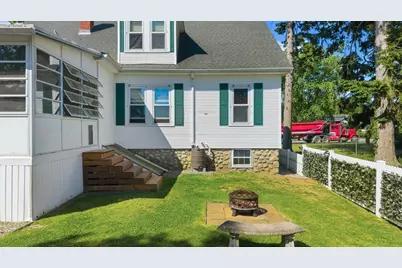 2422 Acushnet Ave, New Bedford, MA 02745 - Photo 7