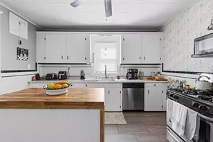 2422 Acushnet Ave, New Bedford, MA 02745 - Photo 9