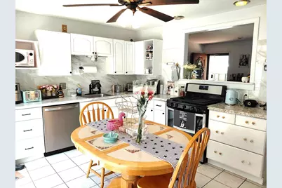 20 Laurie Ln, Lowell, MA 01851 - Photo 5