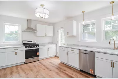 19 Stoneleigh Rd, Watertown, MA 02472 - Photo 19