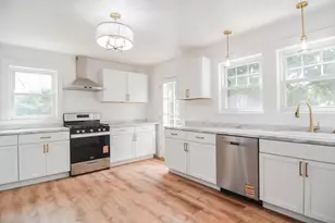 19 Stoneleigh Rd, Watertown, MA 02472 - Photo 21