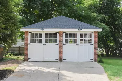 19 Stoneleigh Rd, Watertown, MA 02472 - Photo 3