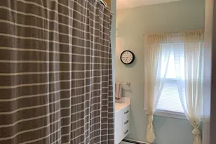 907 E 4th St, Boston, MA 02127 - Photo 11