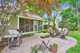 27 Eastwood Dr, Wilbraham, MA 01095 - Photo 3