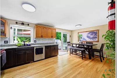 23 Phelps St, Easthampton, MA 01027 - Photo 9