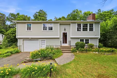 23 Phelps St, Easthampton, MA 01027 - Photo 3